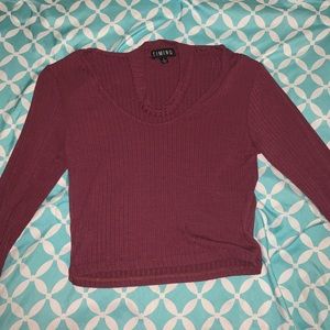 Long sleeve maroon ribbed crop top